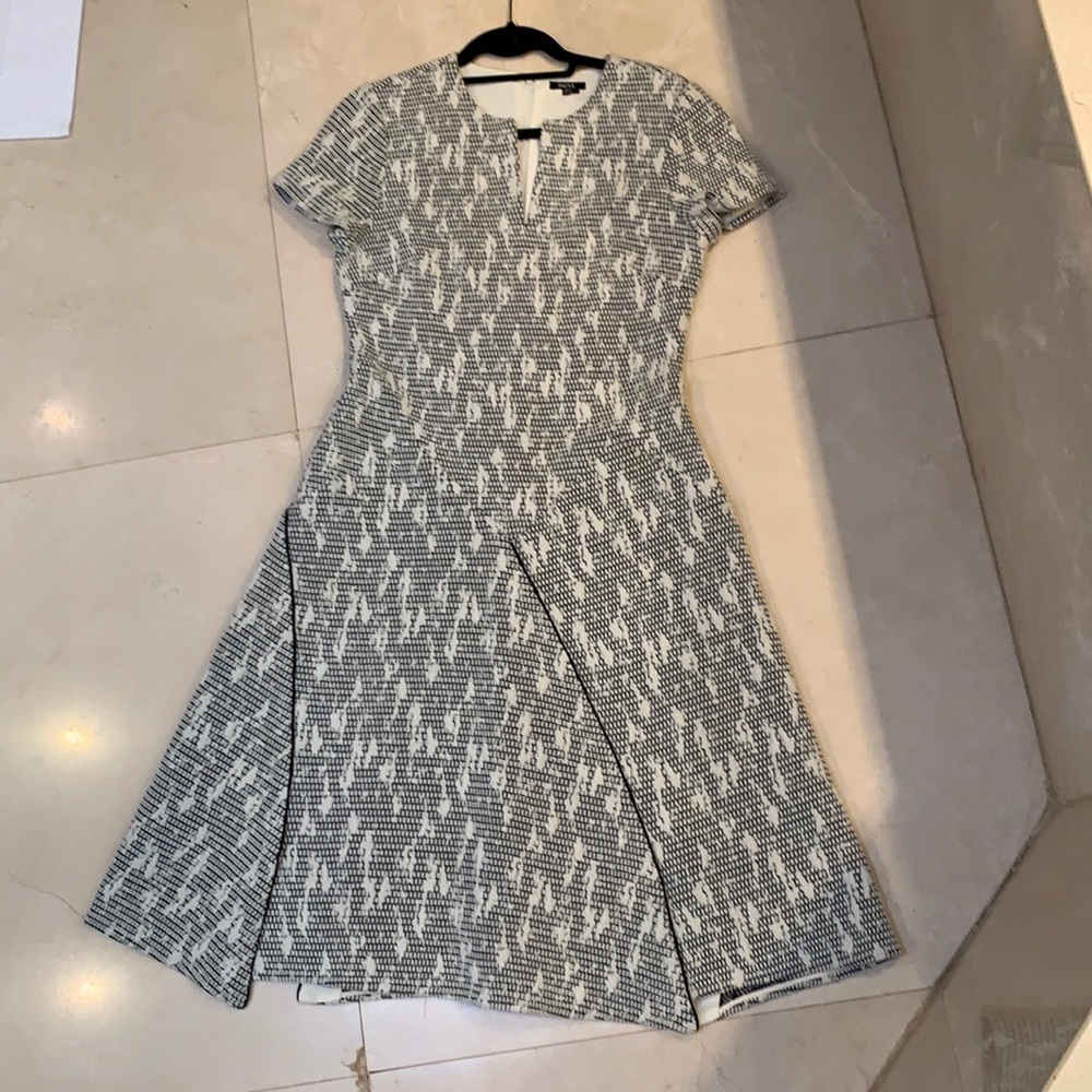 Wool white and black dress size 8 from Raoul made in China FromSaks 5th Ave